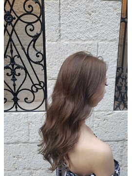 ティンク 横須賀中央(Tink) 艶感のあるカラー