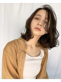 質感の柔らかいミディボブ