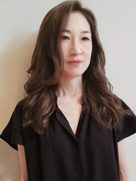 トップヘアー ガーデンヴィラ 安城(Garden Villa) 大人感漂う大きめウェーブ/ニュアンスカラー/レイヤーロング