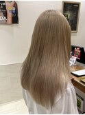 柔らかいベージュカラー