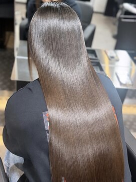 ユーザ(YUZA) 美髪縮毛矯正×最高峰髪質改善トリートメント×グレージュ