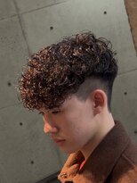 イーラ(era)&nbsp;スペインカール　ツイストスパイラル眉カットメンズパーマ