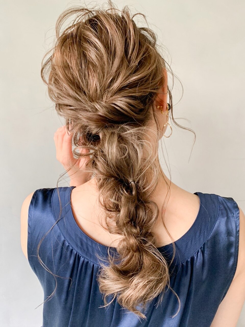 2025年夏】ヘアセット くるりんぱの髪型・ヘアアレンジ｜人気順