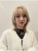 ミディアムシースルーバングウルフレイヤーホワイトブロンド