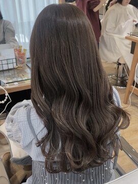 ジーナ 横浜(Zina) レイヤーロング まろやかグレージュ