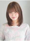 ミディアムレイヤー/前髪あり/顔まわりレイヤー/20代/30代