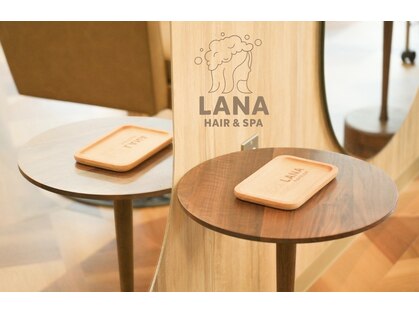 ラナ(LANA)の写真