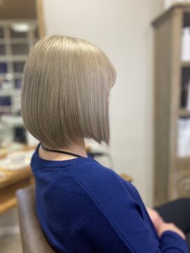 リシャール(R’E CHALE) スノーホワイトカラー