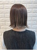 外ハネ切りっぱなしボブ