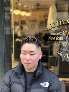 ルドローブラントオオサカ(LUDLOW BLUNT Osaka) 【LUDLOW BLUNT】スキンフェード 七三分け サイドパートライン