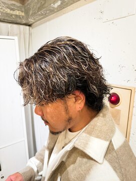 リコラックスビー(LICO LUXBE) 波巻きウェーブ_ハイライトパーマ