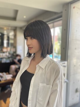 ニーゼロゼロナナ(2007) パツッとボブ