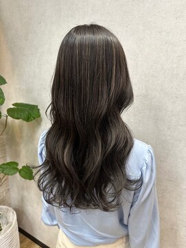 シアン(CYAN) 暗髪グレージュハイライト