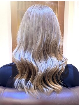ヘアサロン ミロ(Hair Salon MIRO) ホワイトハイトーンカラー
