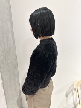 ヨーク(YOKE) YOKE 切りっぱなしボブ丸くないボブアッシュブラック髪質改善