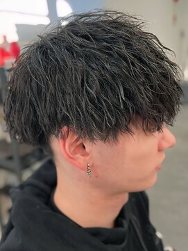 バース バイ ハピネス(BIRTH by happiness) 奈良縦落ちツイストスパイラルパーマ刈り上げマッシュ