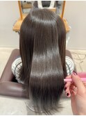 自然なストレート 広がる癖やパヤパヤする毛に!