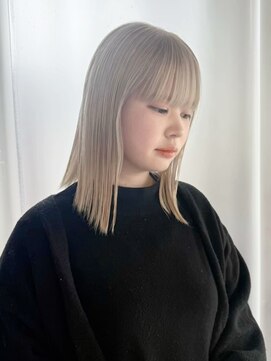 ルトワプラス(Lutowa plus) ハイトーンが可愛いミディアムスタイル♪