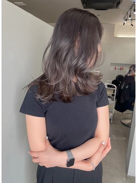 モノトーン(MONOTONE) 顔まわりレイヤーカット