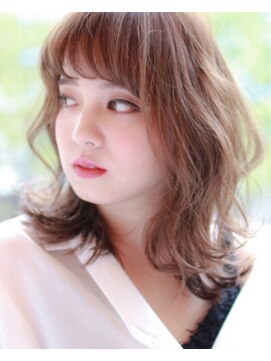 ヘアアンドスパ ロア(Lore) ラフ ミディ