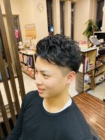 バーニーズ バーバークラブ(BARNEYS BARBER CLUB) ツーブロック　ゆるパン　サイドバック