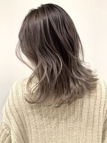 ペスカ 立川店(pesca) ホワイトグレーカラー×PESCA【ペスカ】【立川,立川駅,南口】