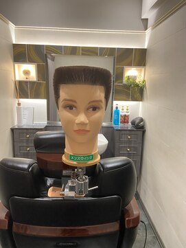 グレイスフル バーバープラチナム 六本木店(Graceful Barber platinum) ブロースくん／理容師／barber