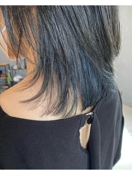 ルストヘアーワークス(LUST hair works) ブルーブラックカラー
