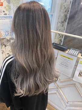 サビィ(Sabby) 白髪ぼかし×ハイライトグレーカラー/氏川洸希/多摩センター