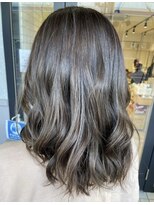 ココア グロウ(COCOA Glow)&nbsp;積み重ねたハイライトで透明感アッシュカラー