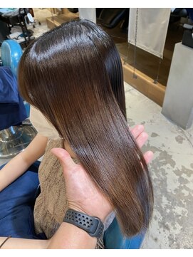 リラエ(Lyrae) 縮毛矯正/髪質改善/美髪カラー/トリートメント【大阪/西梅田】