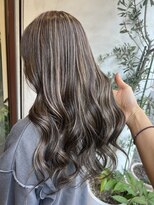 アン(Hair make un)&nbsp;白髪ぼかしハイライト