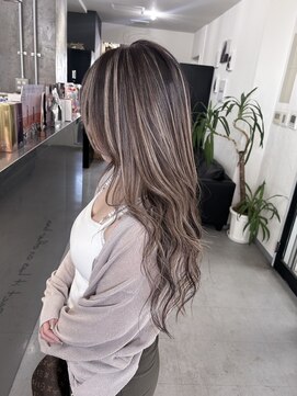 キング 心斎橋店(K!ng) ハイライトカラーミルクティーベージュレイヤーカット