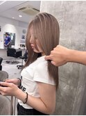 ハイライトカラーミルクティーベージュレイヤーカット