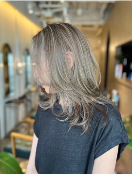 ソエル(Soell) 三宮 レイヤーカット 白髪ぼかしハイライト 髪質改善 白髪ぼかし