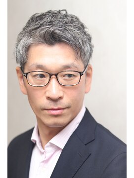 ミルトニア(MILTONIA) スーツに合うメンズビジネスアップバングツーブロック