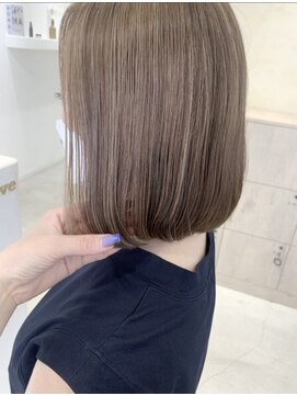 ネオリーブウリ 二子玉川店(Neolive uri) イメチェンホワイトブロンド外ハネボブ美髪ワイドバング