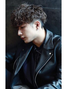 リップス 栄(LIPPS) 刈り上げ マッシュ パーマ