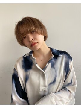 ブランク(BLANK) ショートヘアにベージュ