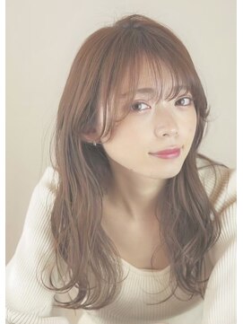 フィーカ(fiica) 小顔カットミディアムスタイル