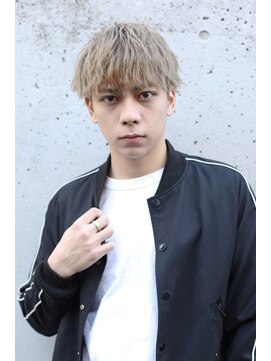 ラミ(L'ami) ツーブロ/ハイトーンカラー/ホワイトベージュ