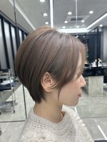 大人かわいい小顔ショートショートヘア30代40代50代白髪ぼかし
