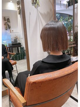 ヘケム(hekm) 切りっぱなしショート