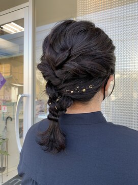 ヘアールーム ミルゥ(hair room MILOU) ダークトーン編み下ろしヘア