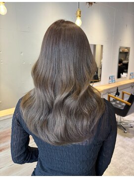 リタ(rita.) 小辻 ブリーチあり☆ミルクティーグレージュ×くびれヘア