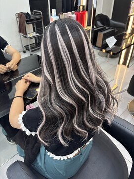 アネラ 大宮(Anela) エクステでピンクハイライト♪