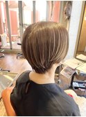 ショート/白髪ぼかし/艶カラー/ベージュ