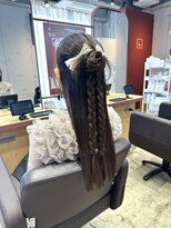 イロ ジェイアール JR奈良店(IRO)&nbsp;カチモリ×編み込みツインアレンジ