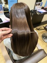 ヘアサロン トラヴィス(hair salon Travis)&nbsp;縮毛矯正をしながら、明るいカラーも楽しみたい方へ