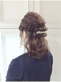 パールバレッタのハーフアップ☆